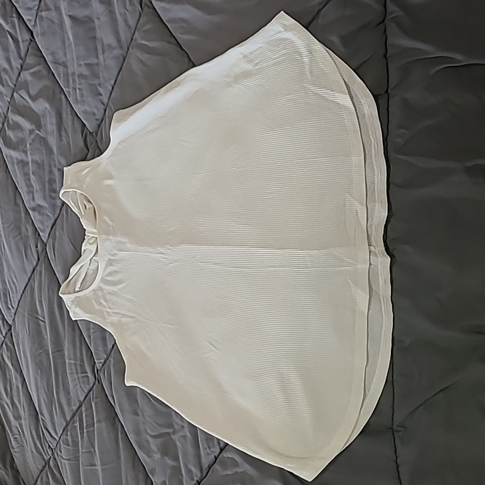 Sleeveless shirt